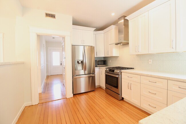 Foto del edificio - Noe Valley: Renovated Top Floor 2-Story Ap...