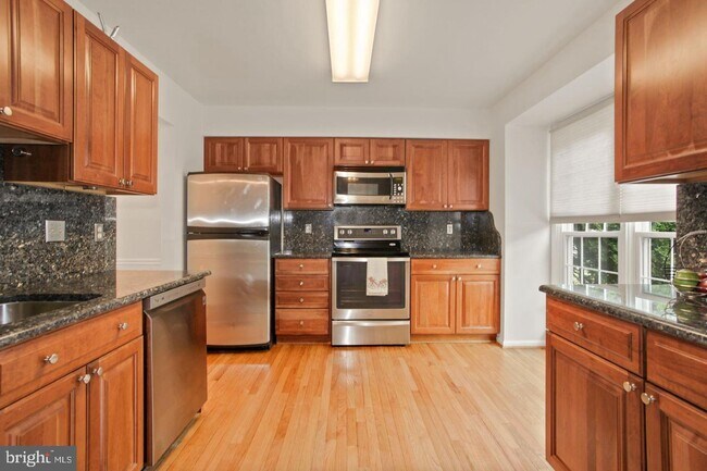 Foto del edificio - 6531 Kemper Lakes Ct