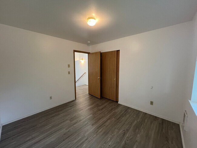 Foto del edificio - 4 Bed 2 Bath 2 Car Garage Unit Close to WWU and Fairhaven