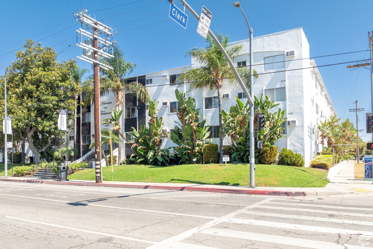 Primary Photo - Terraces at Toscana