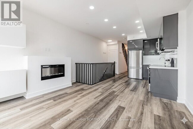 Photo du bâtiment - 57 Finch Ave W