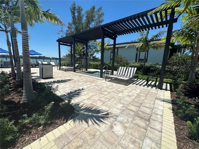 Foto del edificio - 315 NE 208th Terrace