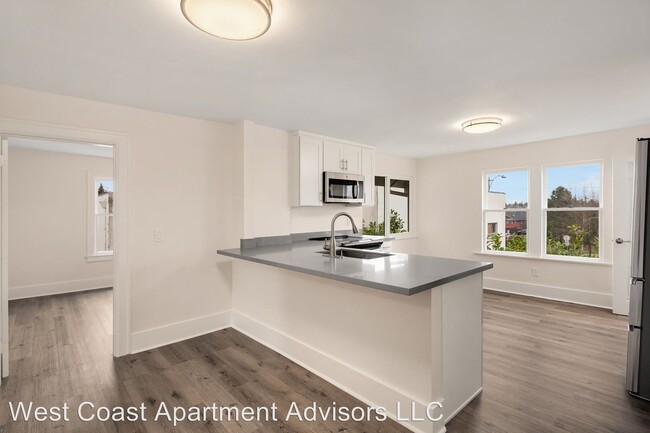 Building Photo - 816 N 43rd St