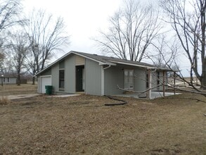 Building Photo - 2101 Timber Creek Dr