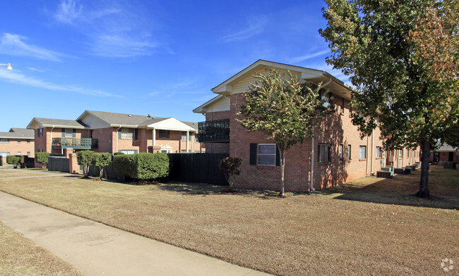 Vista Green Apartments In Midwest City