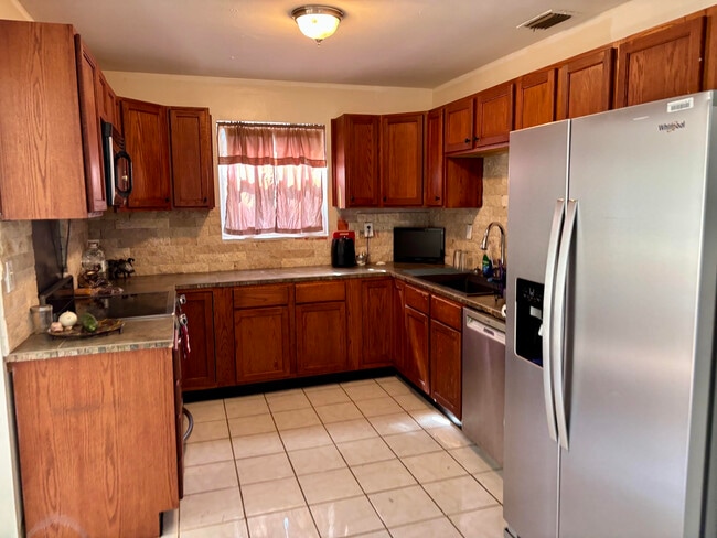 Foto del edificio - 4180 NW 11th Ave