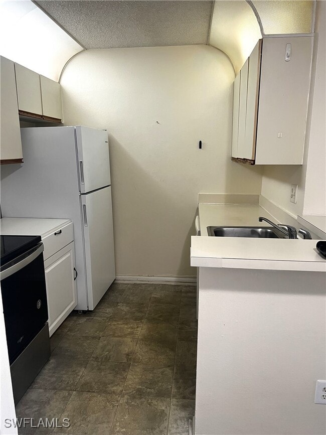 Building Photo - 153 Santa Clara Dr