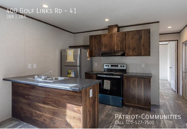 Foto del edificio - 400 Golf Links Rd