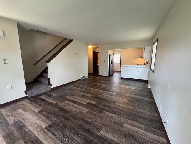 Building Photo - 6457 N 106th St