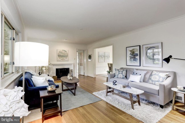 Foto del edificio - 4810 Rodman St NW