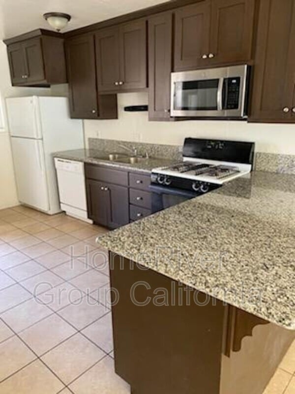 Foto del edificio - 1116 Evelyn Ln