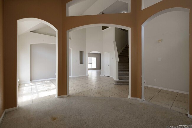 Building Photo - 327 Meadow Park