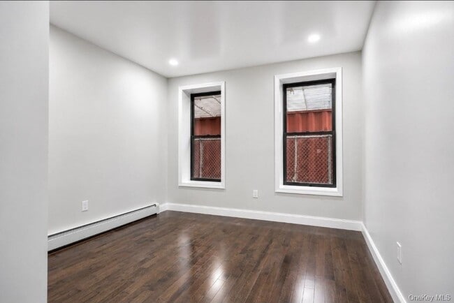 Building Photo - 189 Legion St