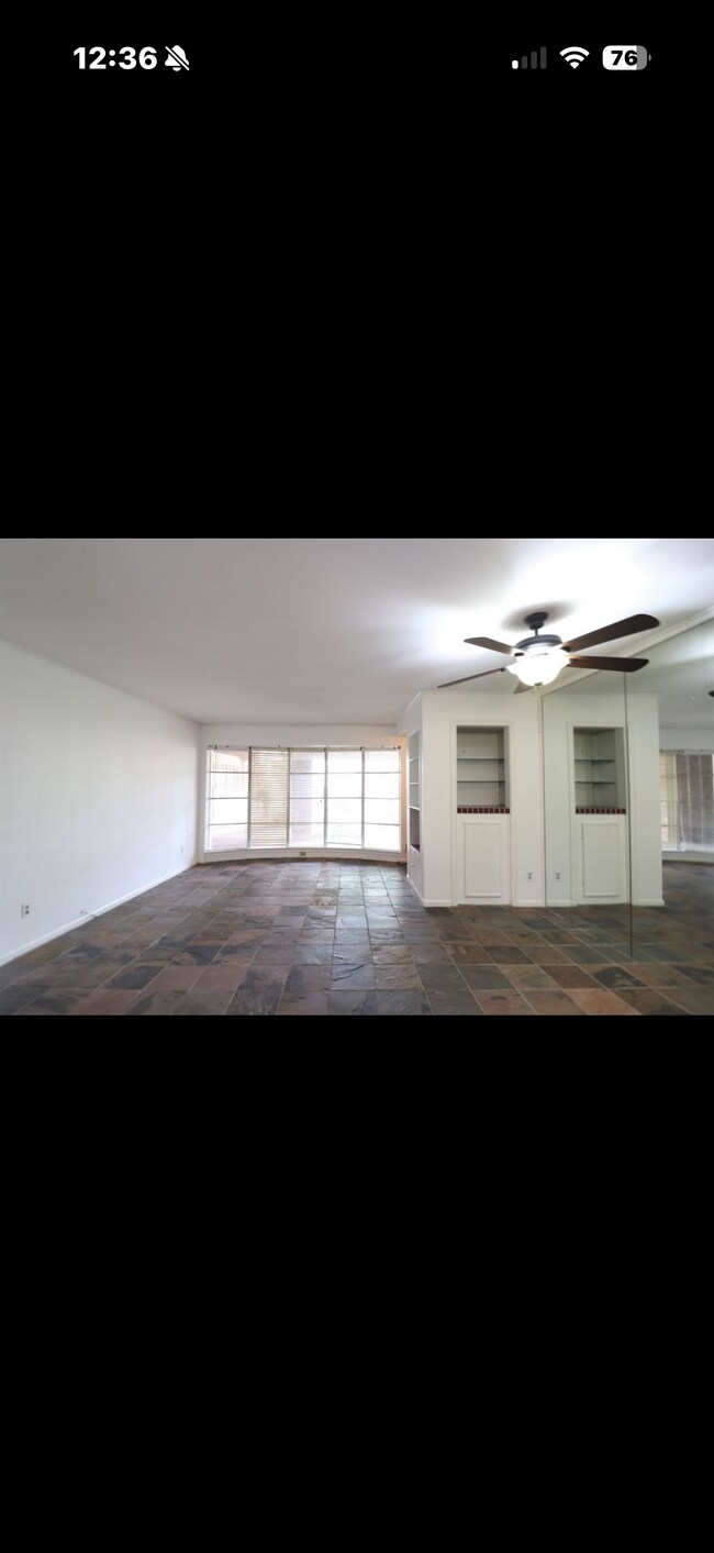 Building Photo - 2727 Briarhurst Dr