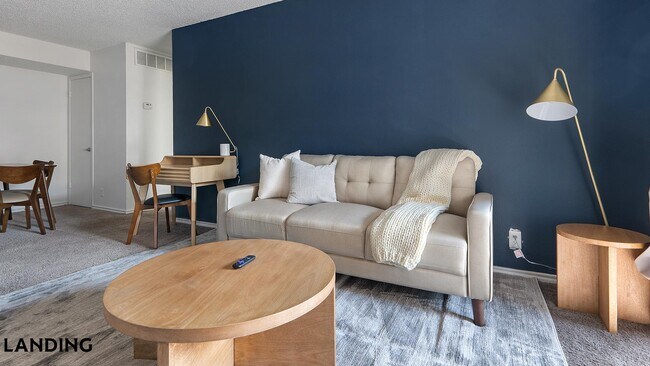 Foto del edificio - 1071 Clayton Ln