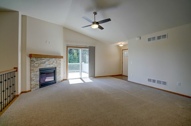 Building Photo - 400 Odyssey Ct