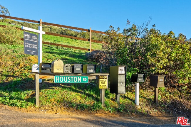 Foto del edificio - 9402 Houston Rd