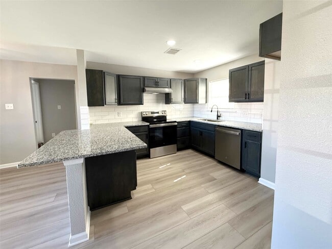 Building Photo - 1417 5th Ave N