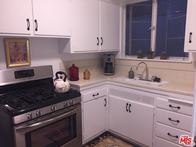 Building Photo - 950-956 6th St