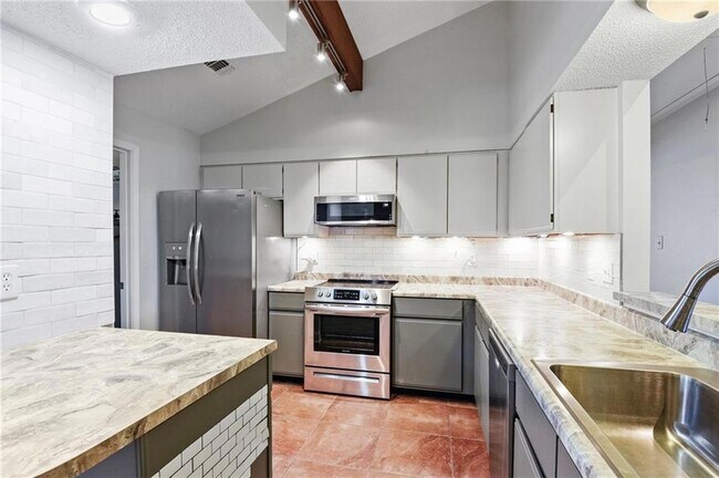 Building Photo - 159 Kelly Dr