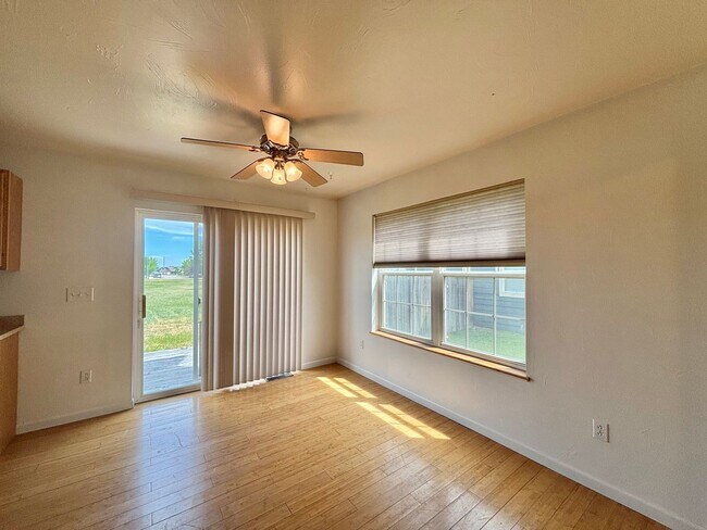 Foto del edificio - Great 3br/2.5ba, with a bonus space.