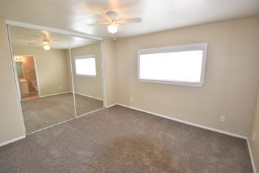 Foto del edificio - 2442 S Pinehurst Pl