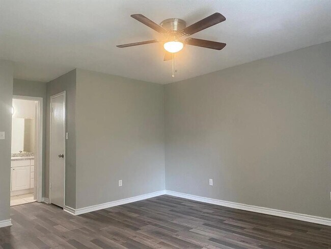 Building Photo - 3300 Pebblebrook Dr