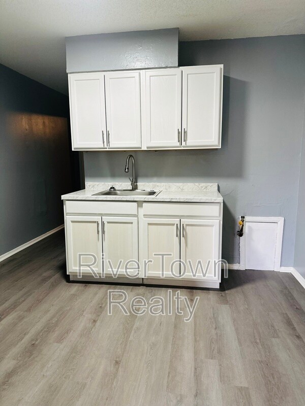Foto del edificio - 1488 Lake Grove St