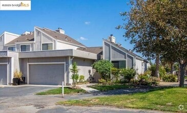 Building Photo - 2067 Sand Point Rd