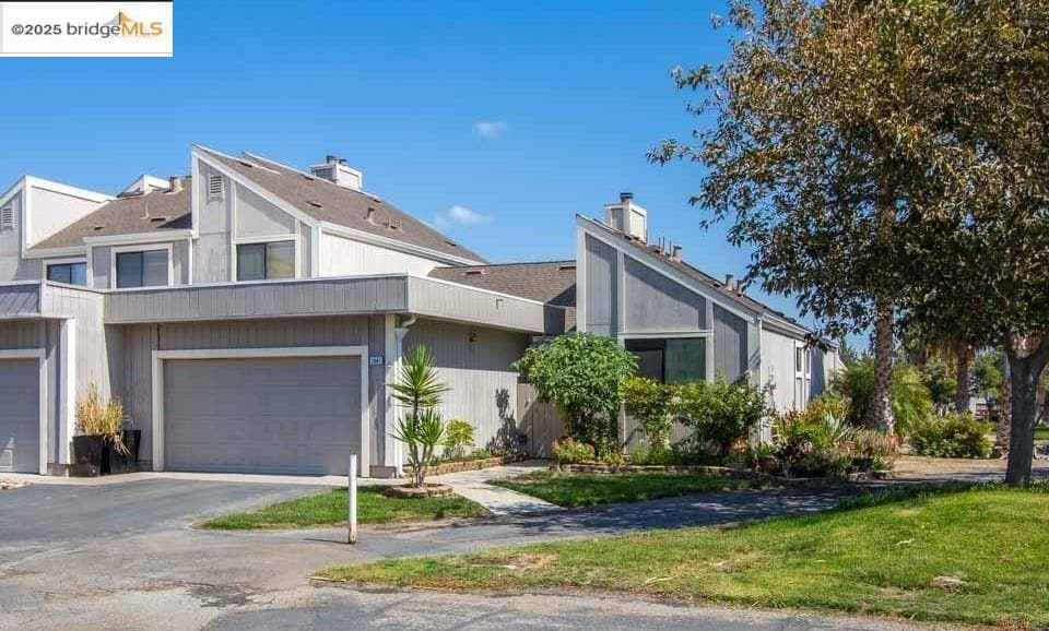 Foto principal - 2067 Sand Point Rd