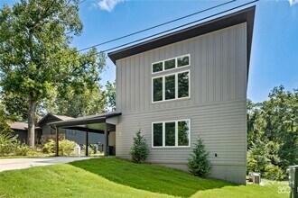 Building Photo - 5 Blandford Ln
