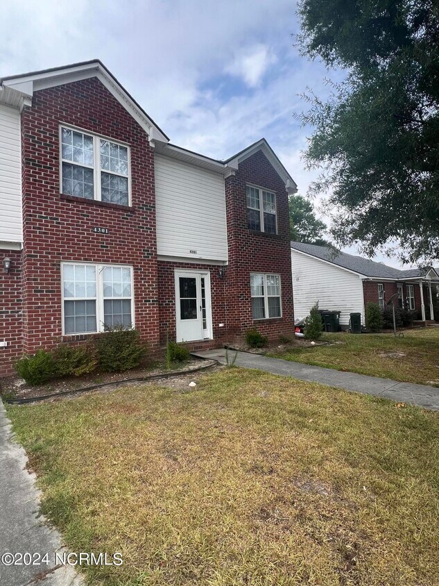 4301 W Horne Ave, Farmville, NC 27828 Townhome Rentals in Farmville