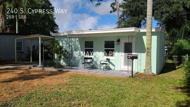 Foto del edificio - 240 S Cypress Way