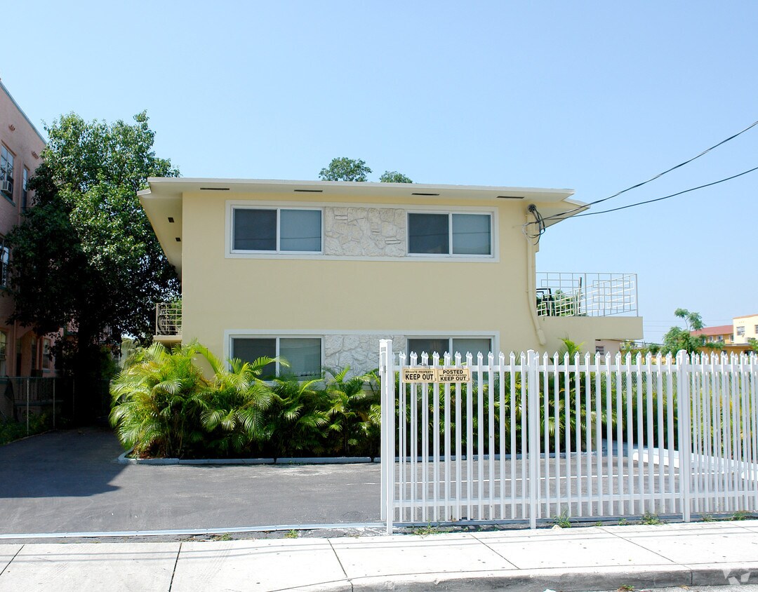 Foto del edificio - 31 Tamiami Corp.