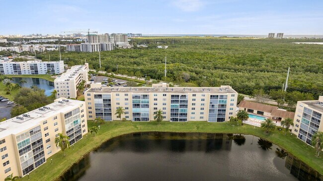 Foto del edificio - 200 SE 5th Ave