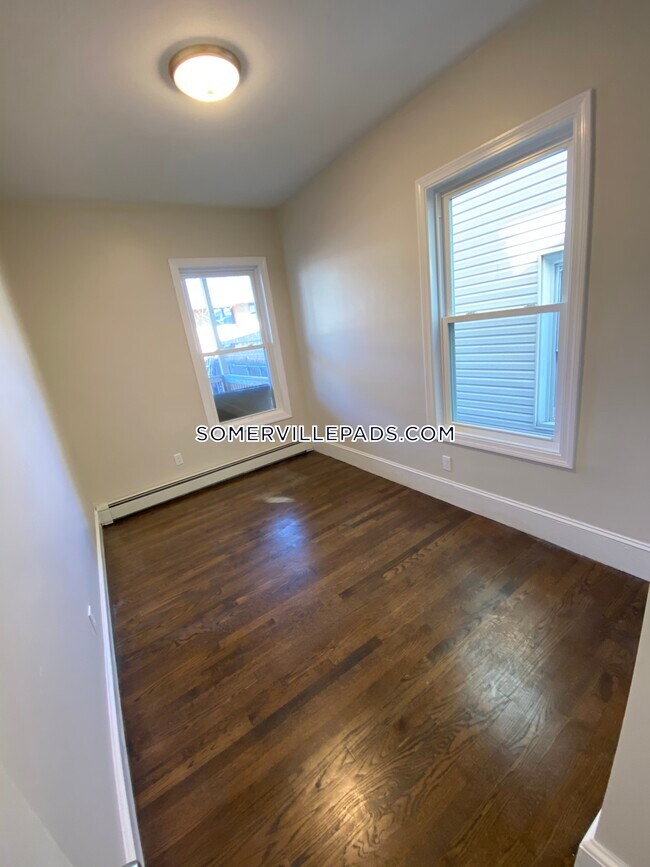 Building Photo - 19 Sewall St