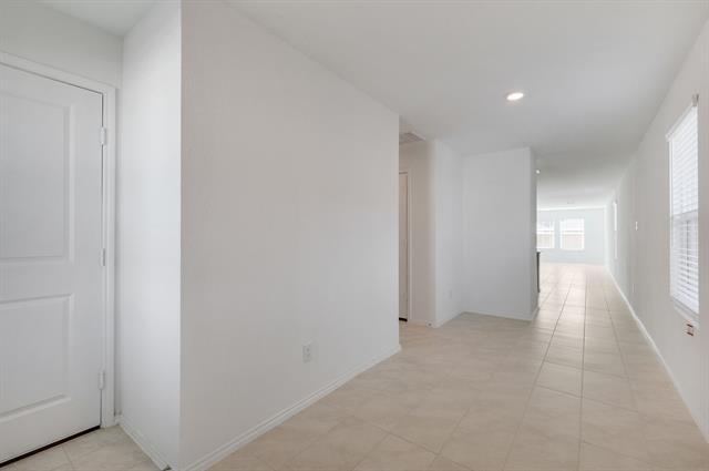 Building Photo - 2625 Kingsman Dr