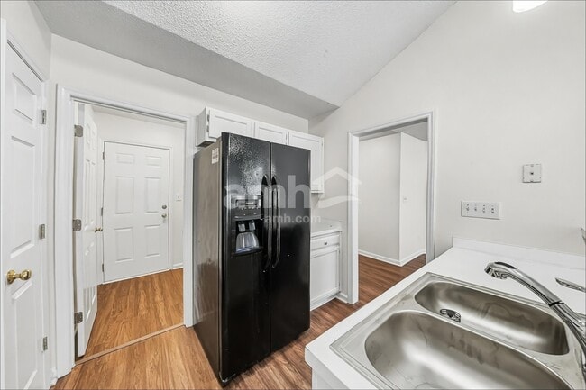 Foto del edificio - 4902 Hunters Bluff Dr