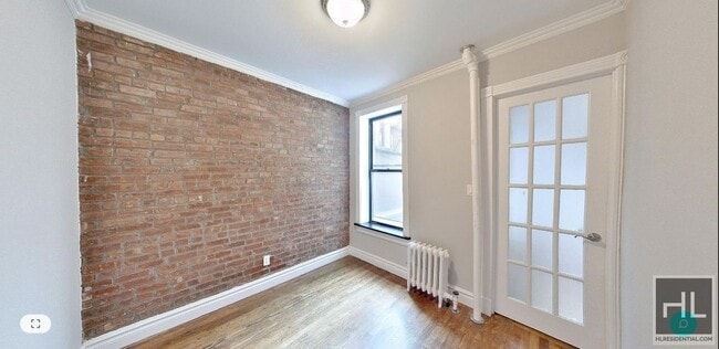 Building Photo - Mott Street