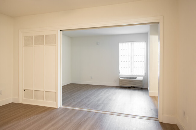 RENO Studio Partition - Legacy at South Miami