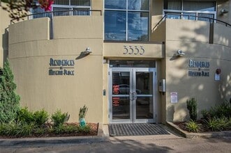 Building Photo - 3333 Darcy St