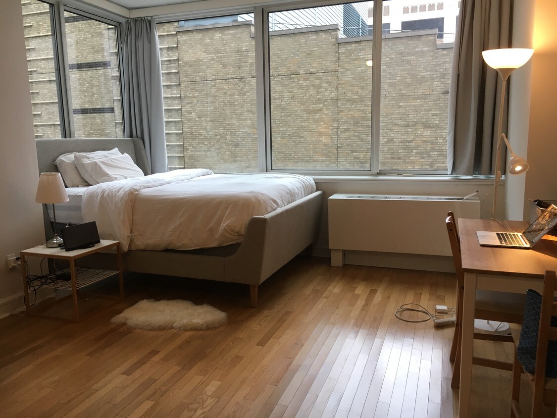 Spacious studio available for rent - 120 Riverside Blvd