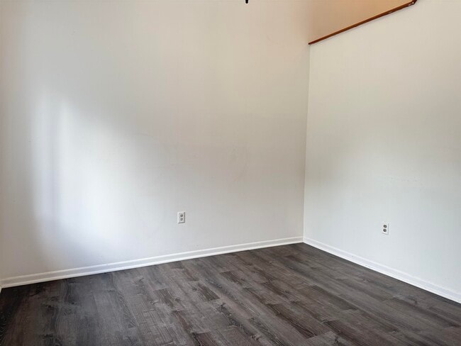 Building Photo - 4 Churchill Ct