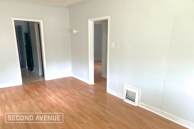 Building Photo - 8239 S Woodlawn Ave
