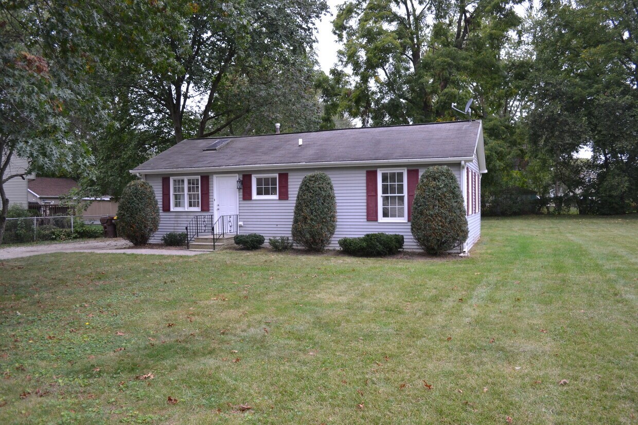 2515 Bittersweet Ave, McHenry, IL 60051 House Rental in McHenry, IL