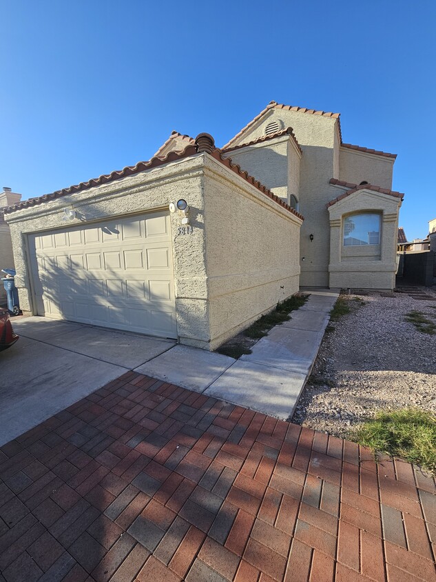 Foto principal - 5814 Goodsprings Ct