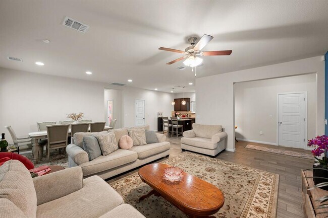 Building Photo - 6109 Arbor Crest Ln
