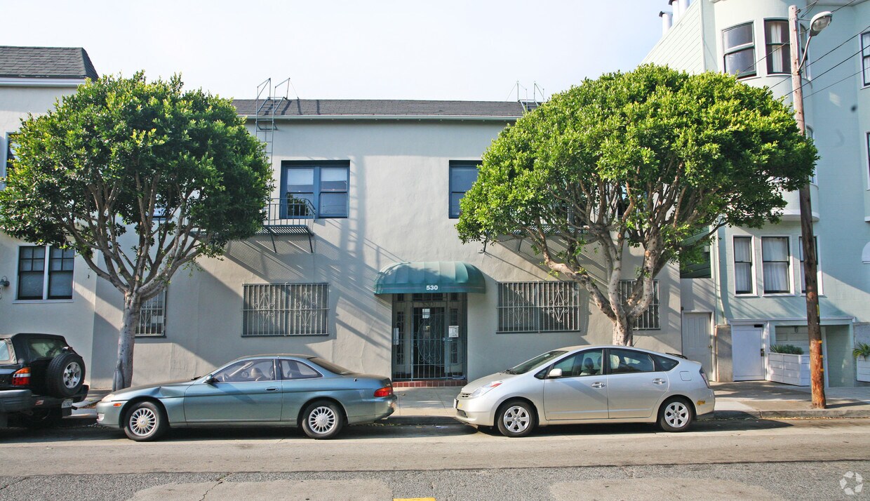 Primary Photo - 530 Grove St