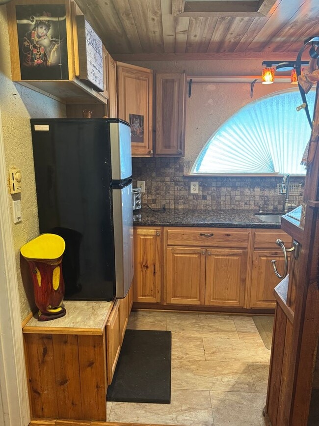 Foto del edificio - 29866 Carol Ave