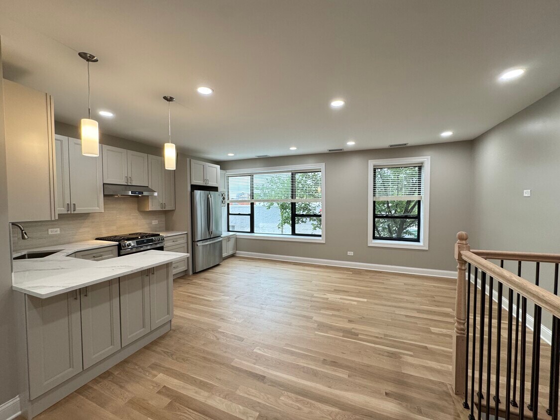 Foto principal - 4635 N Clark St
